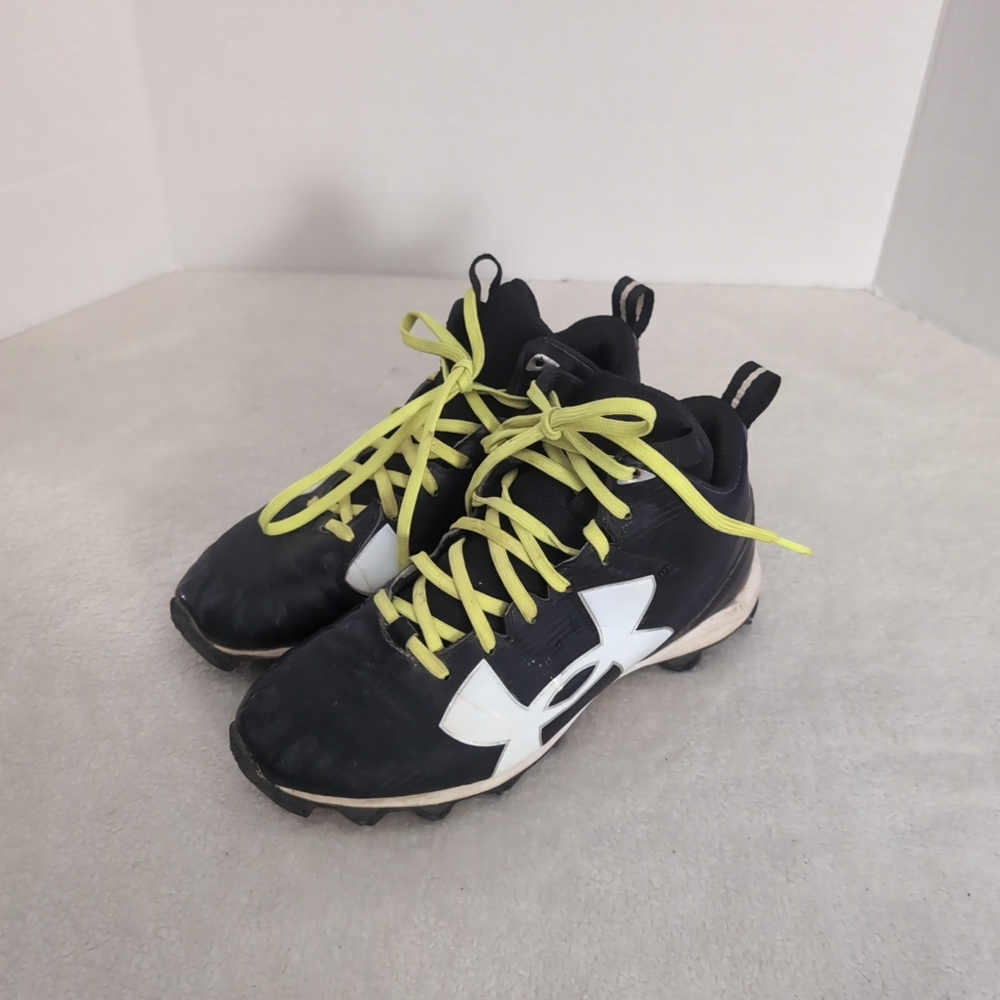 Under Armour Boy's UA Crusher RM Jr. Football Cleats Youth Size 3.5Y 1290808-001